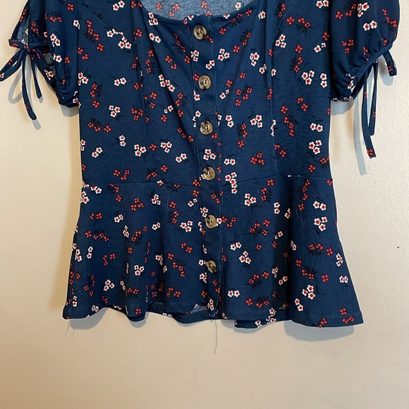 NWOT Emerette Top - Picture 6 of 8